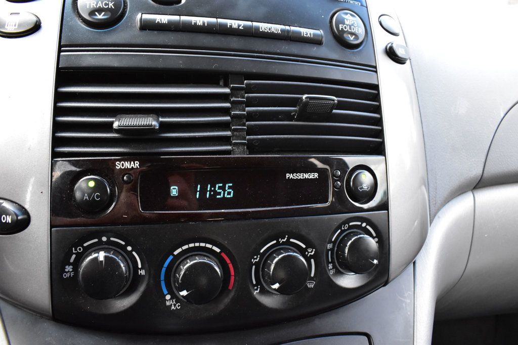 2008 Toyota Sienna CE photo 26
