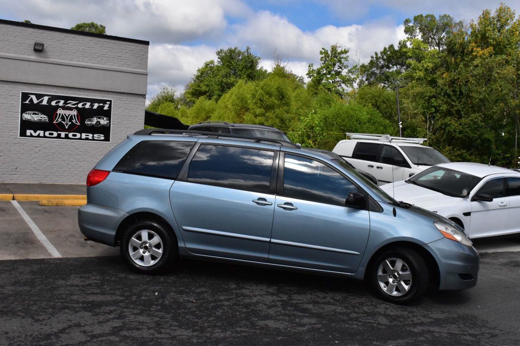 2008 Toyota Sienna CE photo 4