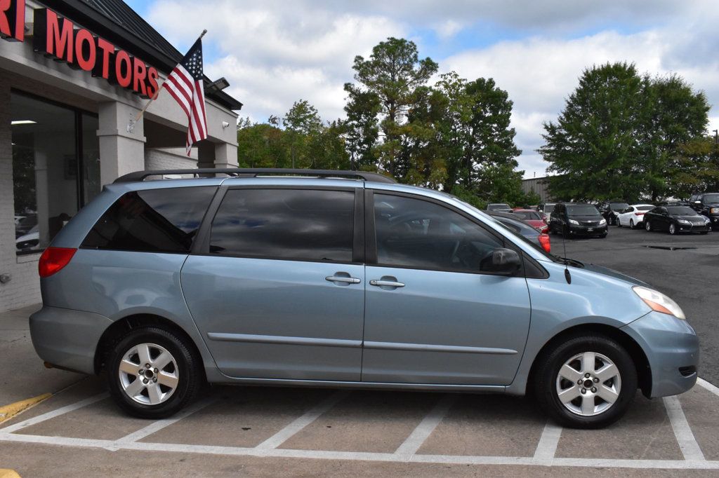 2008 Toyota Sienna CE photo 6