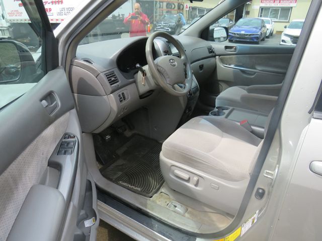 2008 Toyota Sienna 5dr 7-Passenger Van LE AWD - 23022051 - 9