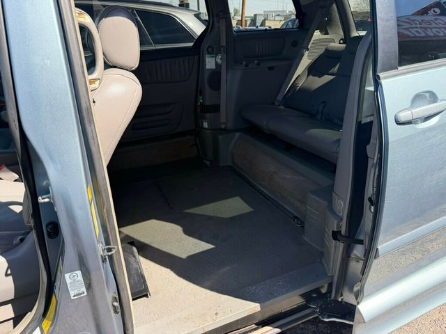 2008 Toyota Sienna 5dr 7-Passenger Van LE FWD - 23008881 - 4
