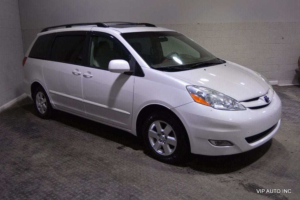 2008 Toyota Sienna 5dr 7-Passenger Van XLE FWD - 22715249 - 0