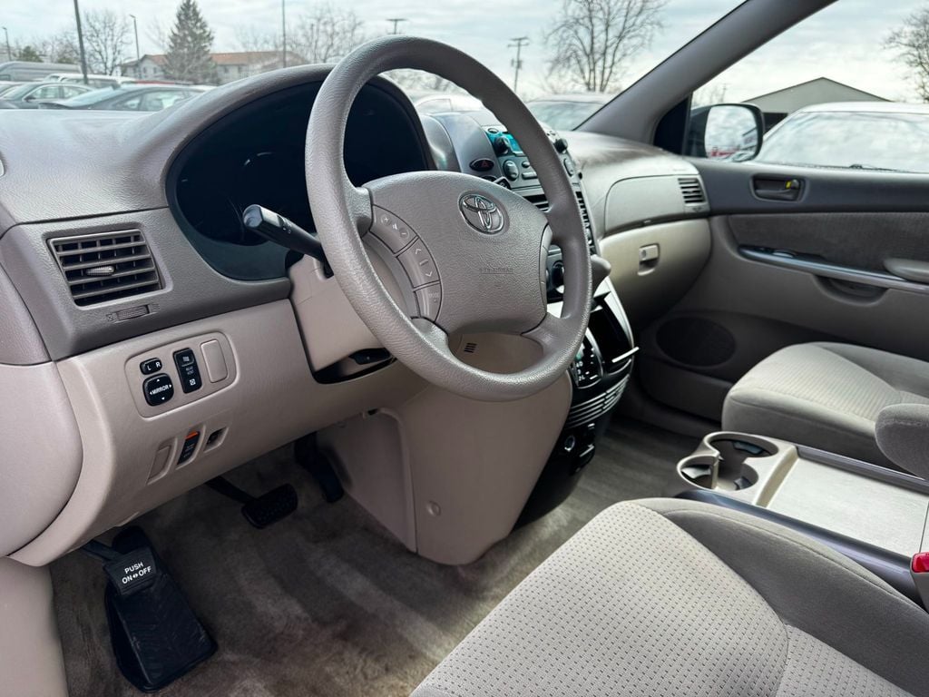 2008 Toyota Sienna CE 7-PASSENGER - 22987955 - 9