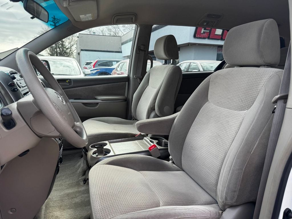 2008 Toyota Sienna CE 7-PASSENGER - 22987955 - 12
