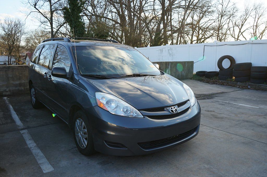 2008 Toyota Sienna LE 8-PASSENGER - 22972676 - 1