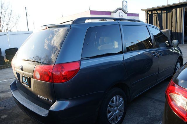 2008 Toyota Sienna LE 8-PASSENGER - 22972676 - 4