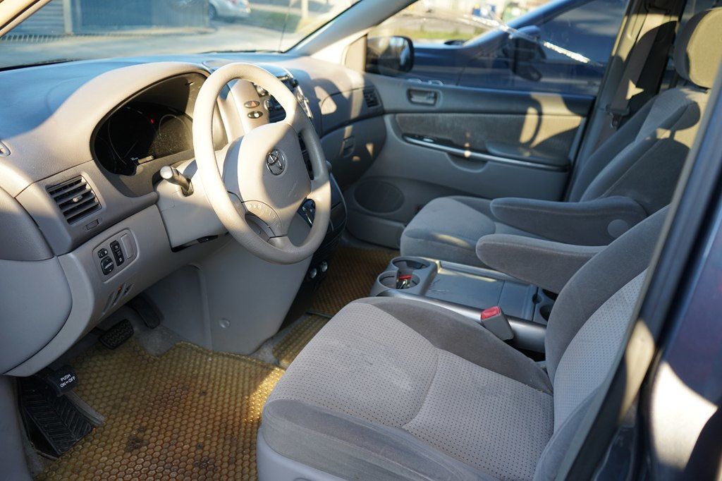 2008 Toyota Sienna LE 8-PASSENGER - 22972676 - 5