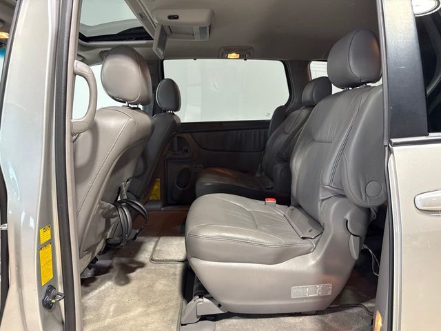 2008 Toyota Sienna Limited - 23075069 - 25