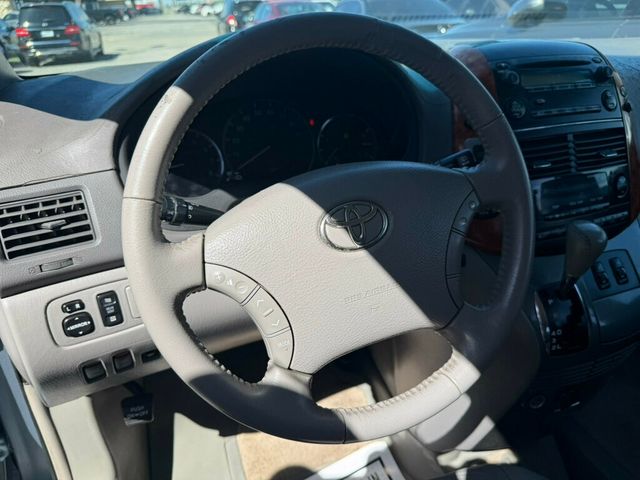 2008 Toyota Sienna Wheelchair Vans - 23008881 - 20