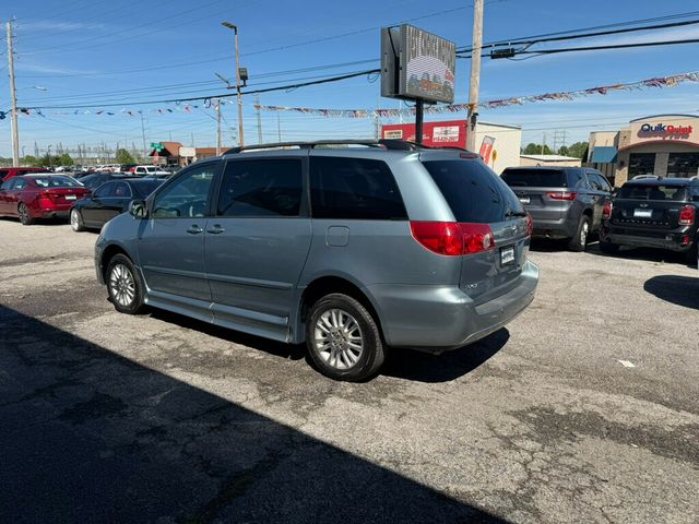 2008 Toyota Sienna Wheelchair Vans - 23008881 - 21