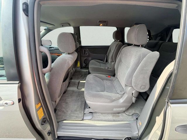 2008 Toyota Sienna XLE 4dr Mini Van - 23028778 - 22