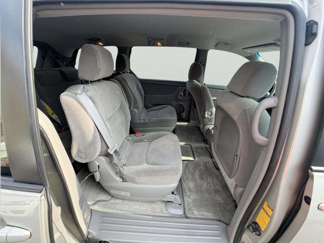 2008 Toyota Sienna XLE 4dr Mini Van - 23028778 - 26