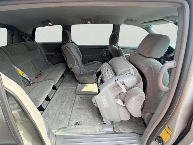 2008 Toyota Sienna XLE 4dr Mini Van - 23028778 - 28