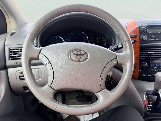 2008 Toyota Sienna XLE 4dr Mini Van - 23028778 - 31
