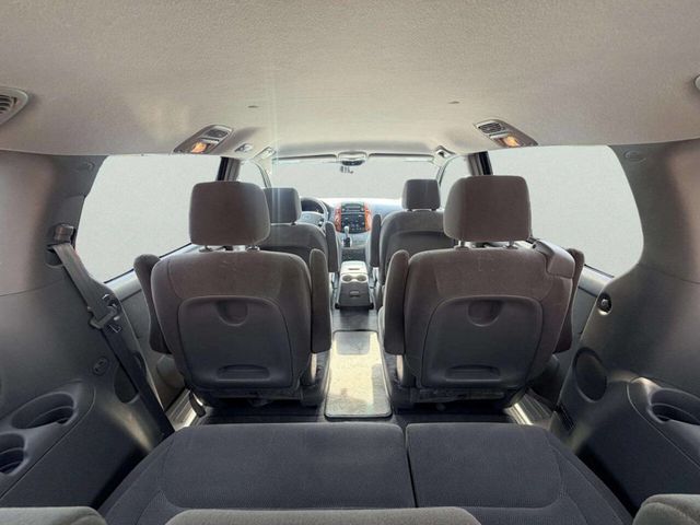 2008 Toyota Sienna XLE 4dr Mini Van - 23028778 - 7