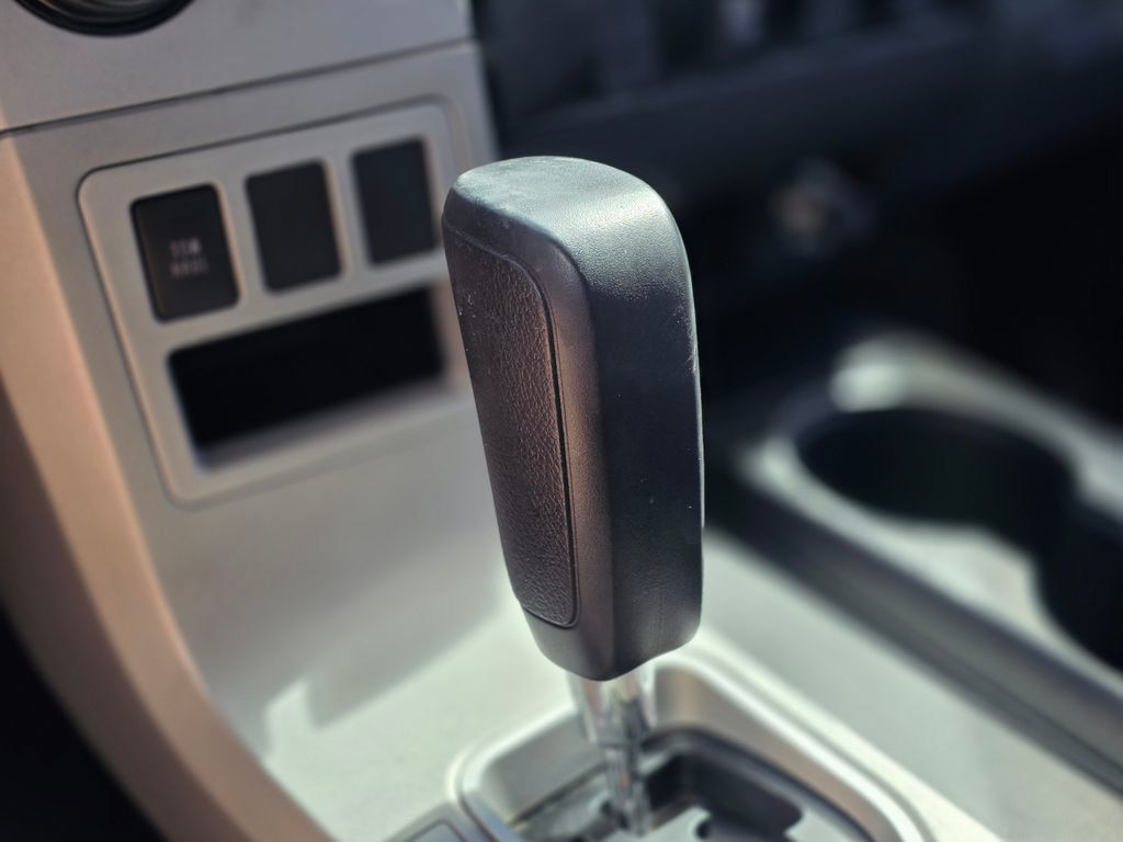 2008 Toyota Tundra Dbl 5.7L V8 6-Spd AT SR5 (Natl) - 22993872 - 12