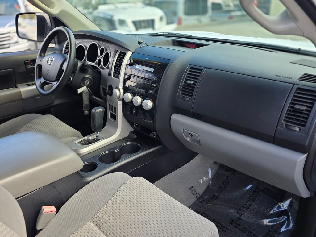 2008 Toyota Tundra Dbl 5.7L V8 6-Spd AT SR5 (Natl) - 22993872 - 3