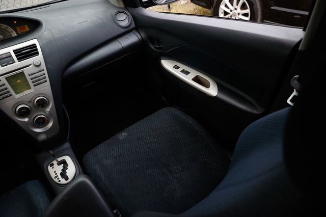 2008 Toyota Yaris 4dr Sedan Automatic - 22961926 - 24