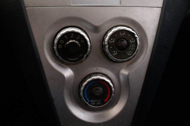 2008 Toyota Yaris 4dr Sedan Automatic - 22961926 - 30