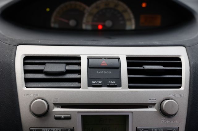 2008 Toyota Yaris 4dr Sedan Automatic - 22961926 - 32