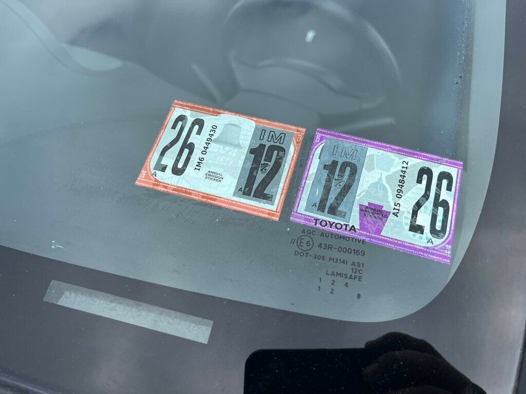 2008 Toyota Yaris Low Mileage Fuel Sipping Toyota Quality - 22949778 - 10