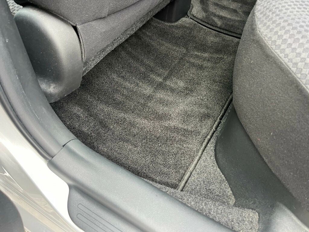 2008 Toyota Yaris Low Mileage Fuel Sipping Toyota Quality - 22949778 - 21