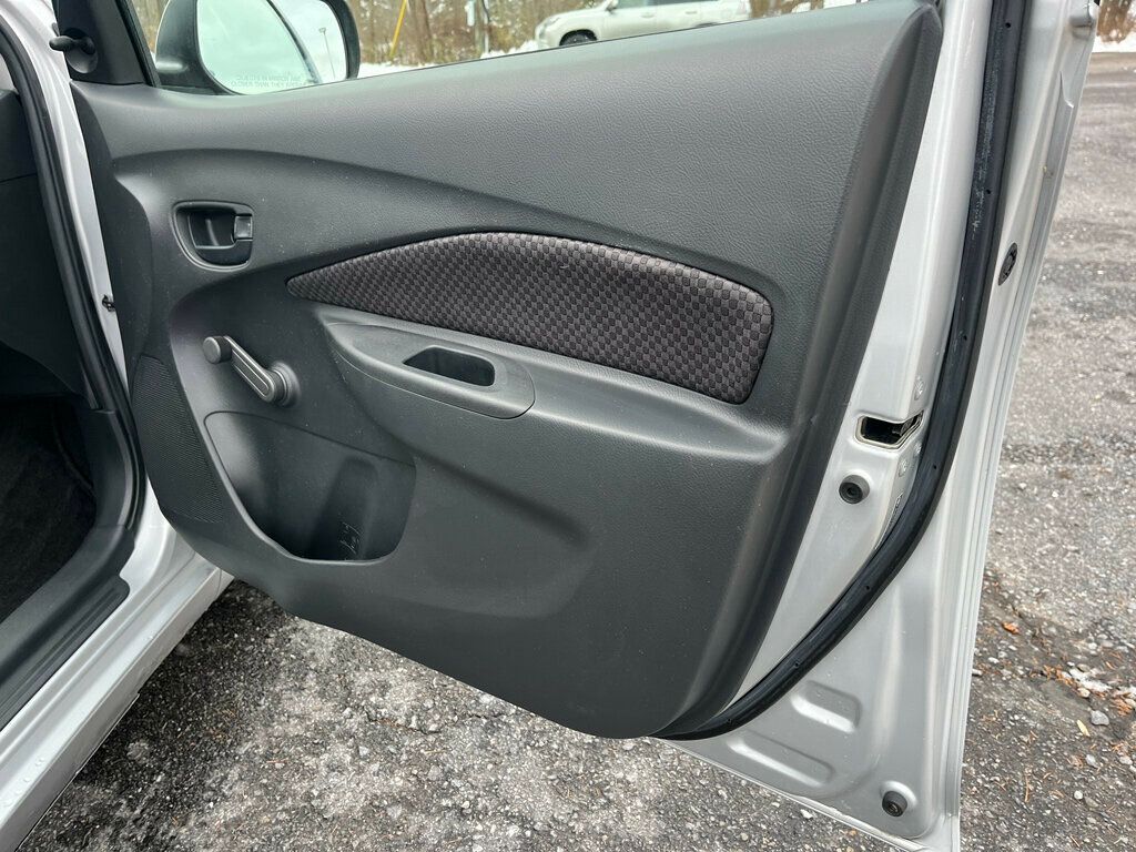 2008 Toyota Yaris Low Mileage Fuel Sipping Toyota Quality - 22949778 - 36