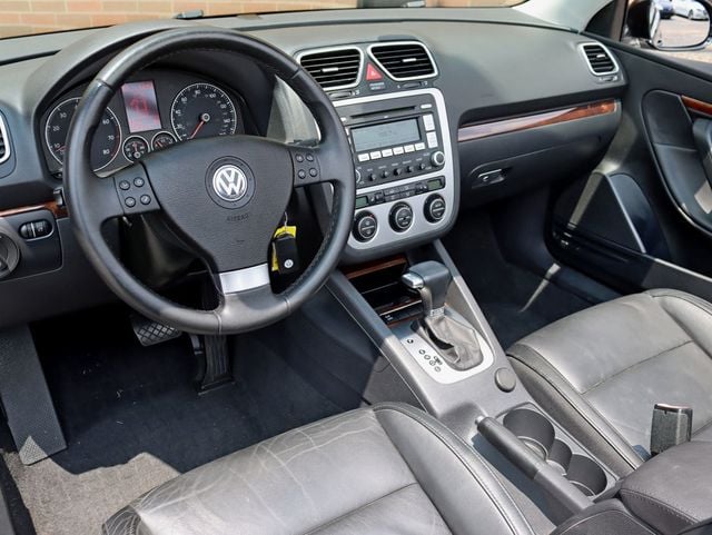 2008 Volkswagen Eos 2dr Convertible DSG Lux - 23057319 - 11