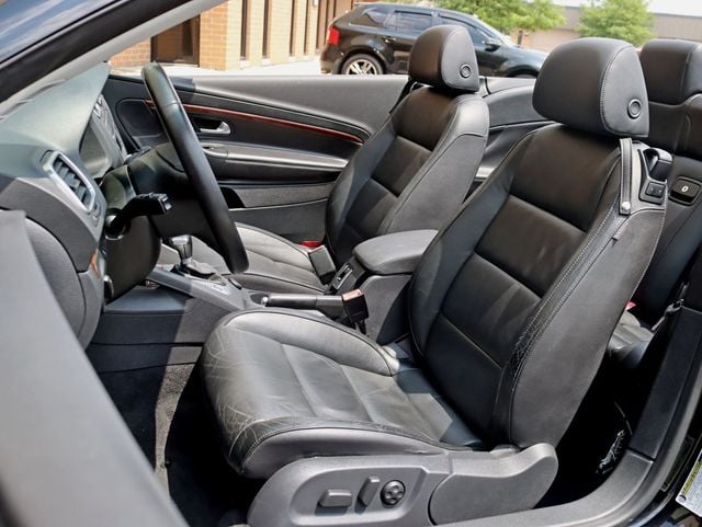 2008 Volkswagen Eos 2dr Convertible DSG Lux - 23057319 - 16