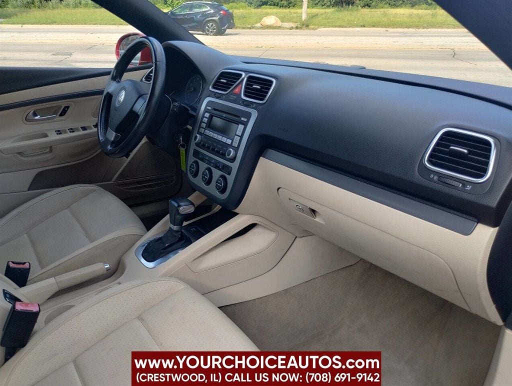 2008 Volkswagen Eos 2dr Convertible DSG Turbo - 22879046 - 16