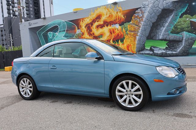 2008 Volkswagen Eos 2dr Convertible DSG Turbo - 23078356 - 16