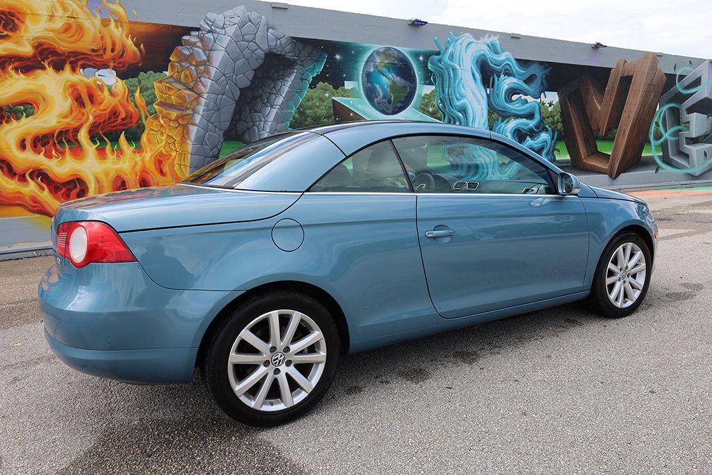 2008 Volkswagen Eos 2dr Convertible DSG Turbo - 23078356 - 18