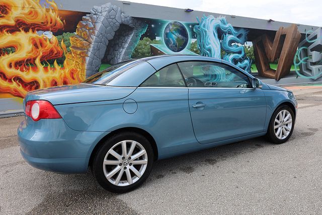 2008 Volkswagen Eos 2dr Convertible DSG Turbo - 23078356 - 18