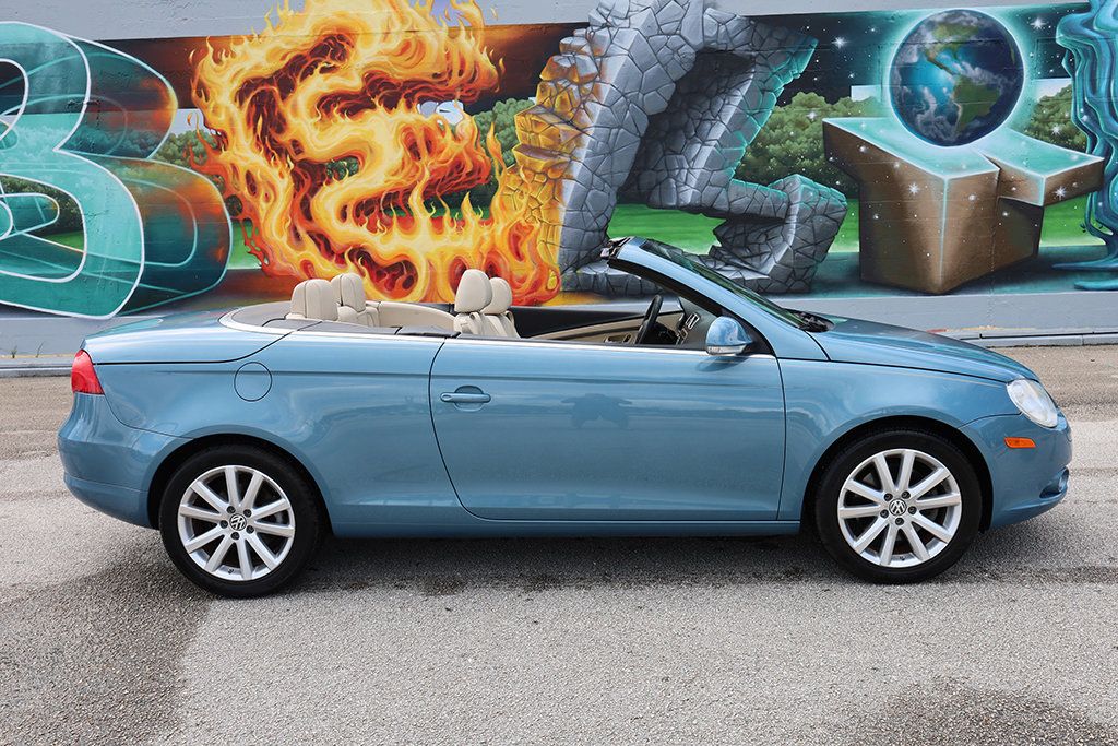 2008 Volkswagen Eos 2dr Convertible DSG Turbo - 23078356 - 24