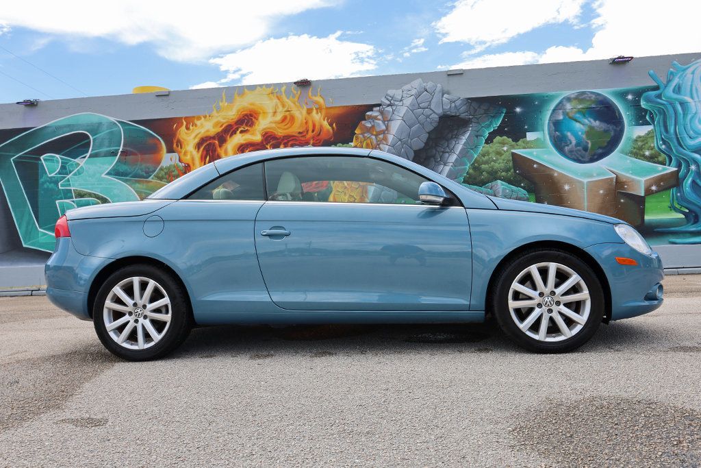 2008 Volkswagen Eos 2dr Convertible DSG Turbo - 23078356 - 61