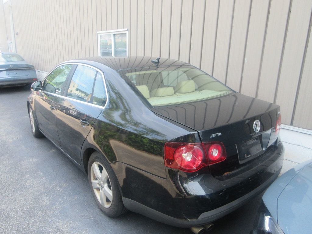 Volkswagen Jetta photo 3