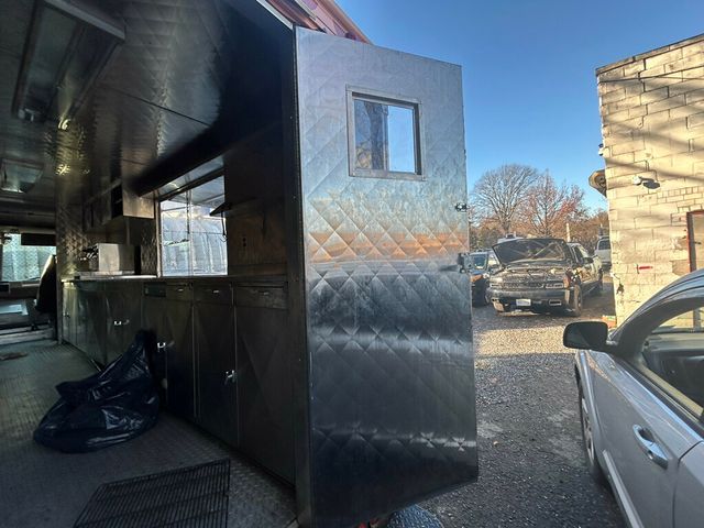 2008 Workhorse FULLY EQUIPPED FOOD TRUCK 20 FOOT BOX WITH SIDE WINDOW - 22715258 - 28
