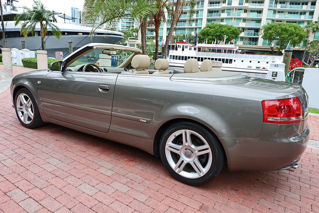 2009 Audi A4 2.0T Cabriolet - 23035904 - 18