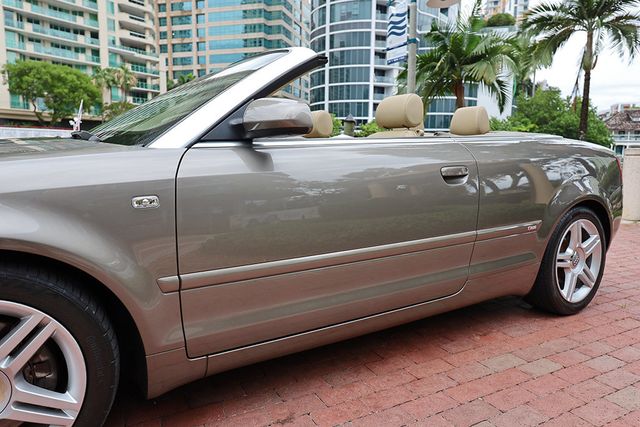 2009 Audi A4 2.0T Cabriolet - 23035904 - 21