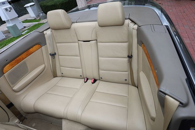 2009 Audi A4 2.0T Cabriolet - 23035904 - 32