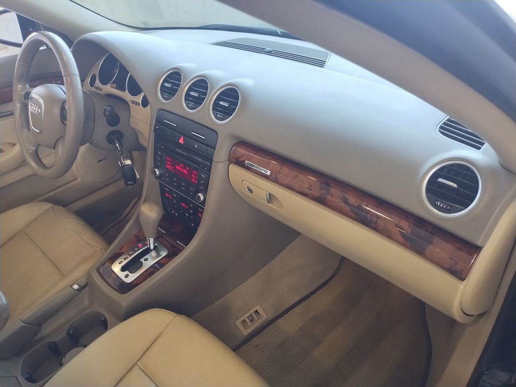 2009 Audi A4 2.0T Cabriolet quattro - 22898598 - 32