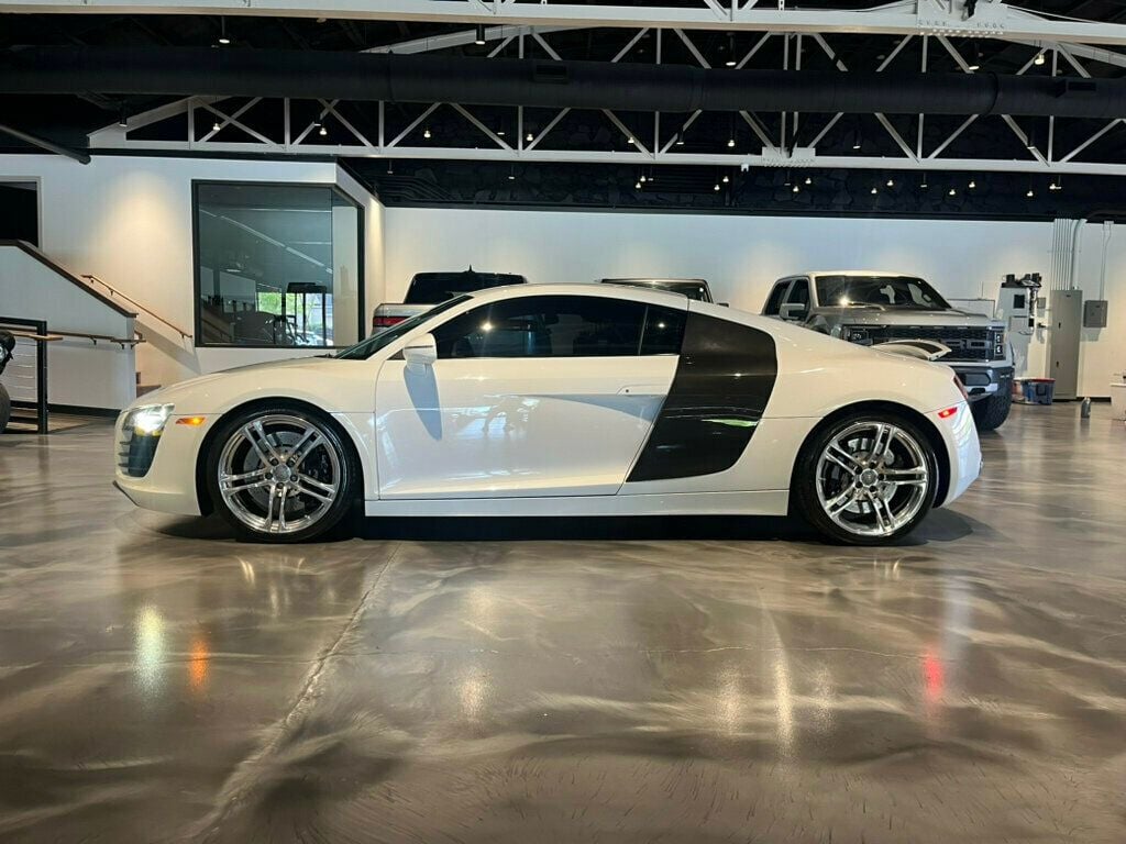 2009 Audi R8 AWD/PremiumPkg/CarbonSideBlades/CarbonEngineCompartment/B&Osound - 22557779 - 1