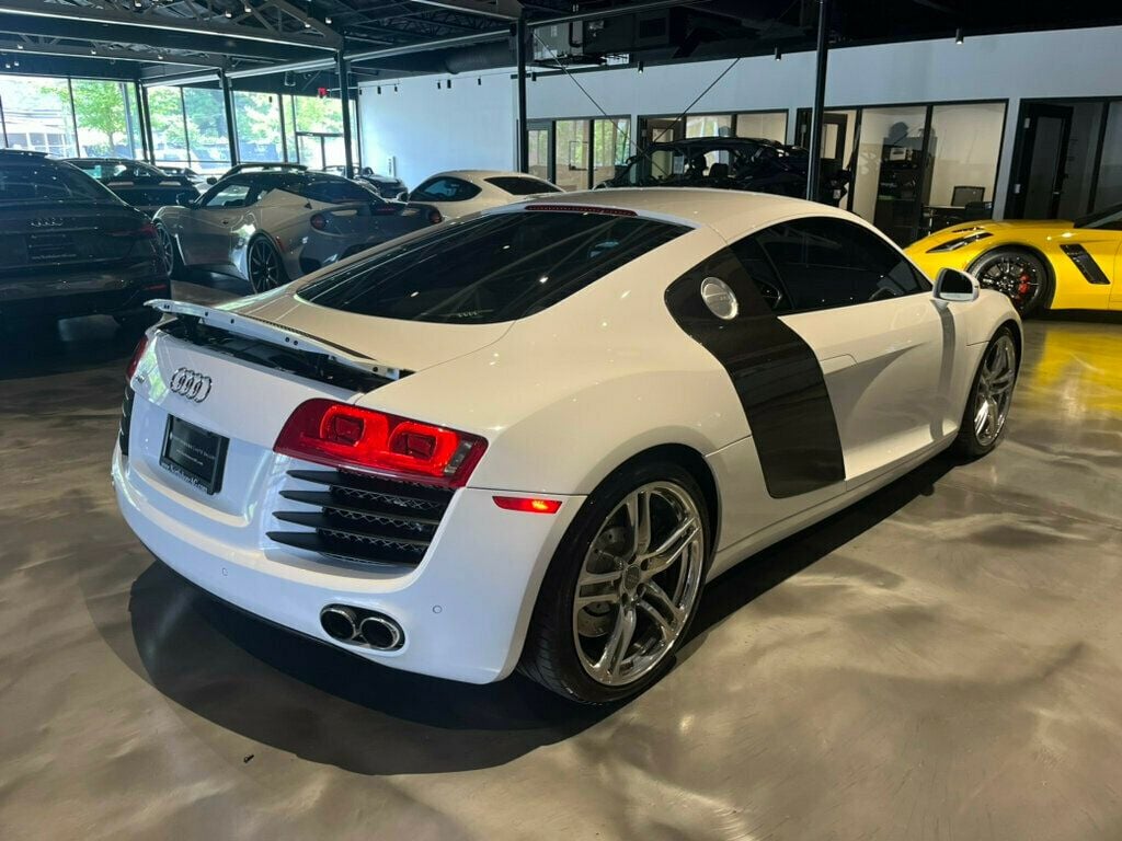 2009 Audi R8 AWD/PremiumPkg/CarbonSideBlades/CarbonEngineCompartment/B&Osound - 22557779 - 4