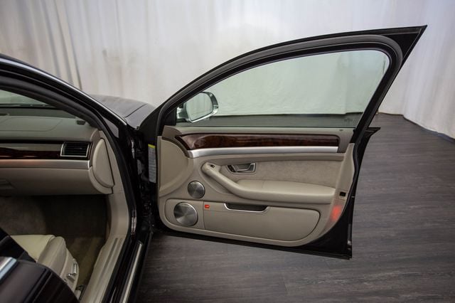 2009 Audi S8 4dr Sedan - 22962858 - 16