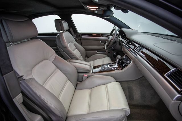 2009 Audi S8 4dr Sedan - 22962858 - 19