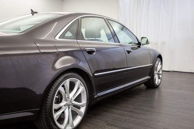 2009 Audi S8 4dr Sedan - 22962858 - 32