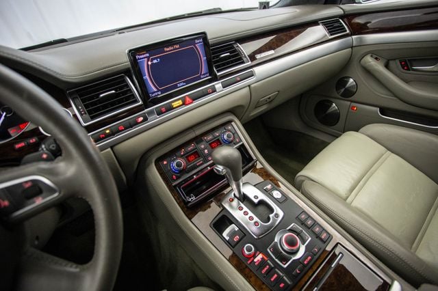 2009 Audi S8 4dr Sedan - 22962858 - 50