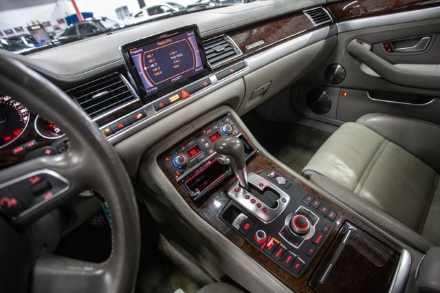 2009 Audi S8 4dr Sedan - 22962858 - 6