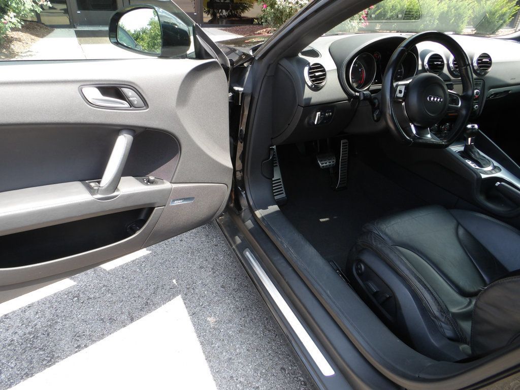 2009 Audi TT Coupe 2.0T Prestige photo 11