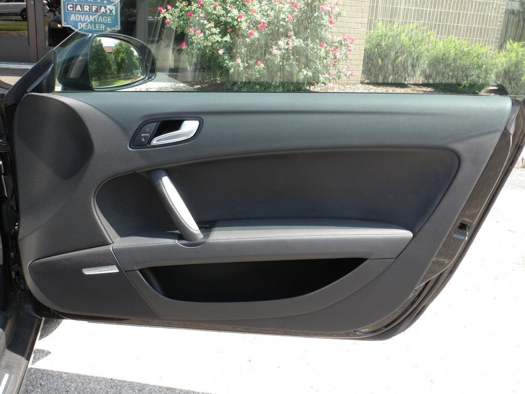 2009 Audi TT Coupe 2.0T Prestige photo 14